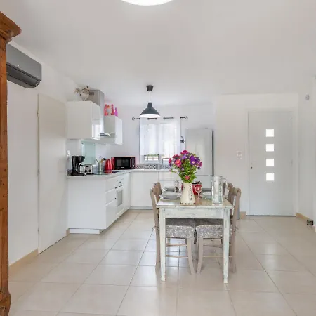 A La Porte D'avignon By Interhome Dom wakacyjny Laudun