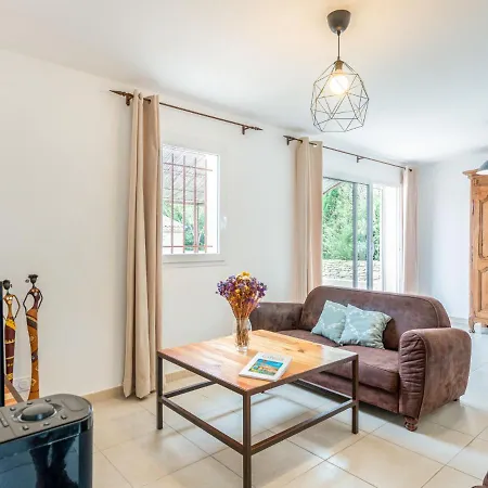 A La Porte D'avignon By Interhome *