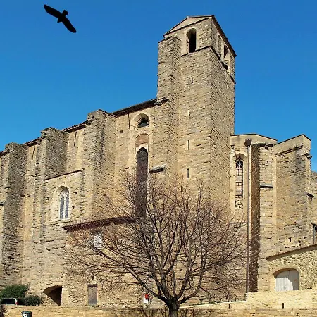 A La Porte D'avignon By Interhome *